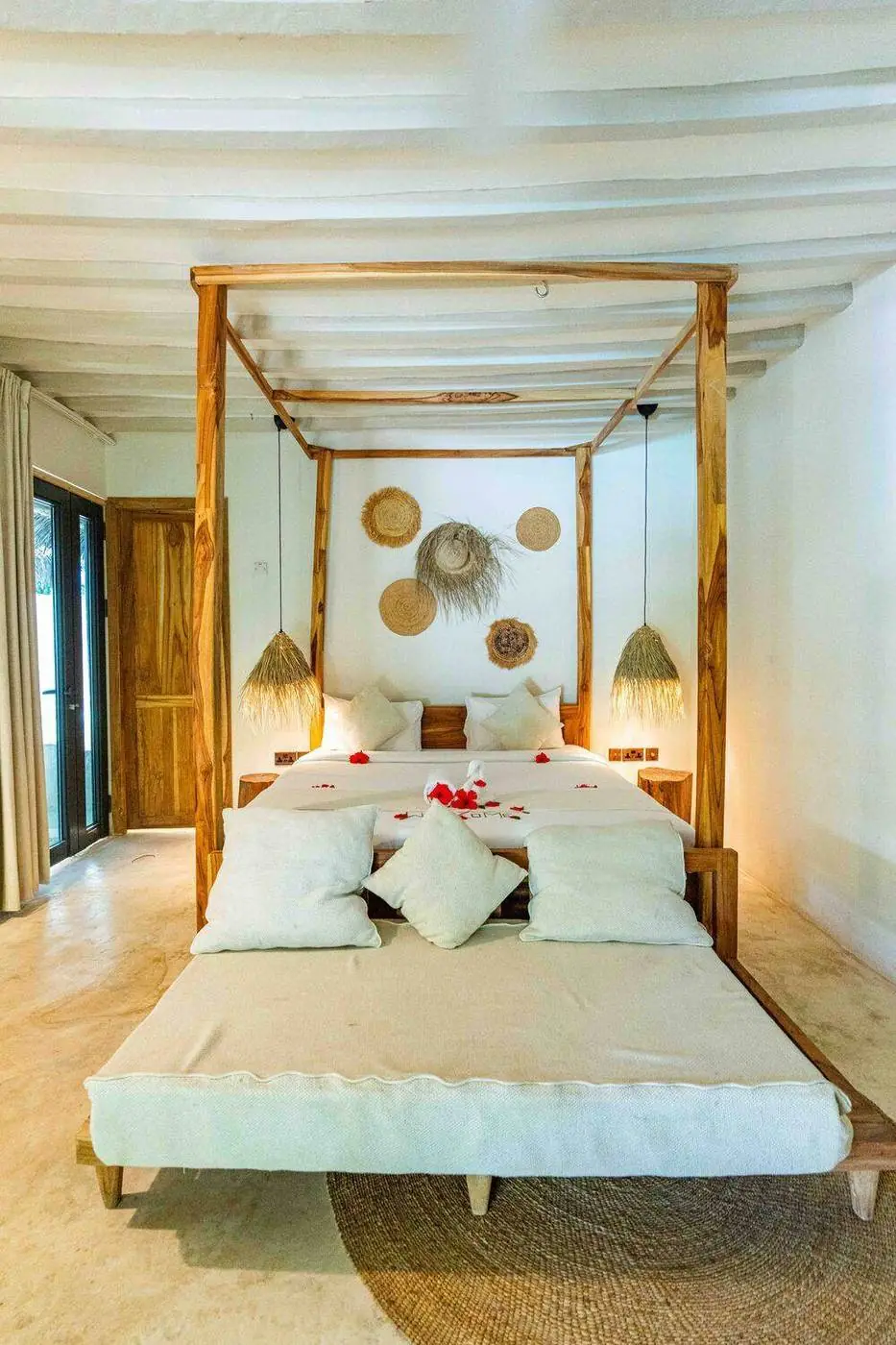 Deluxe bungalow with private plunge pool at Seconda Stella